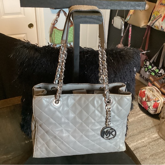 Michael Kors Handbags - Michael Kors large quilted gray shoulder bag with silver chain straps